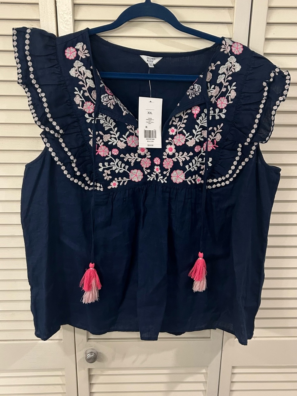 Crown and Ivy Sleeveless top